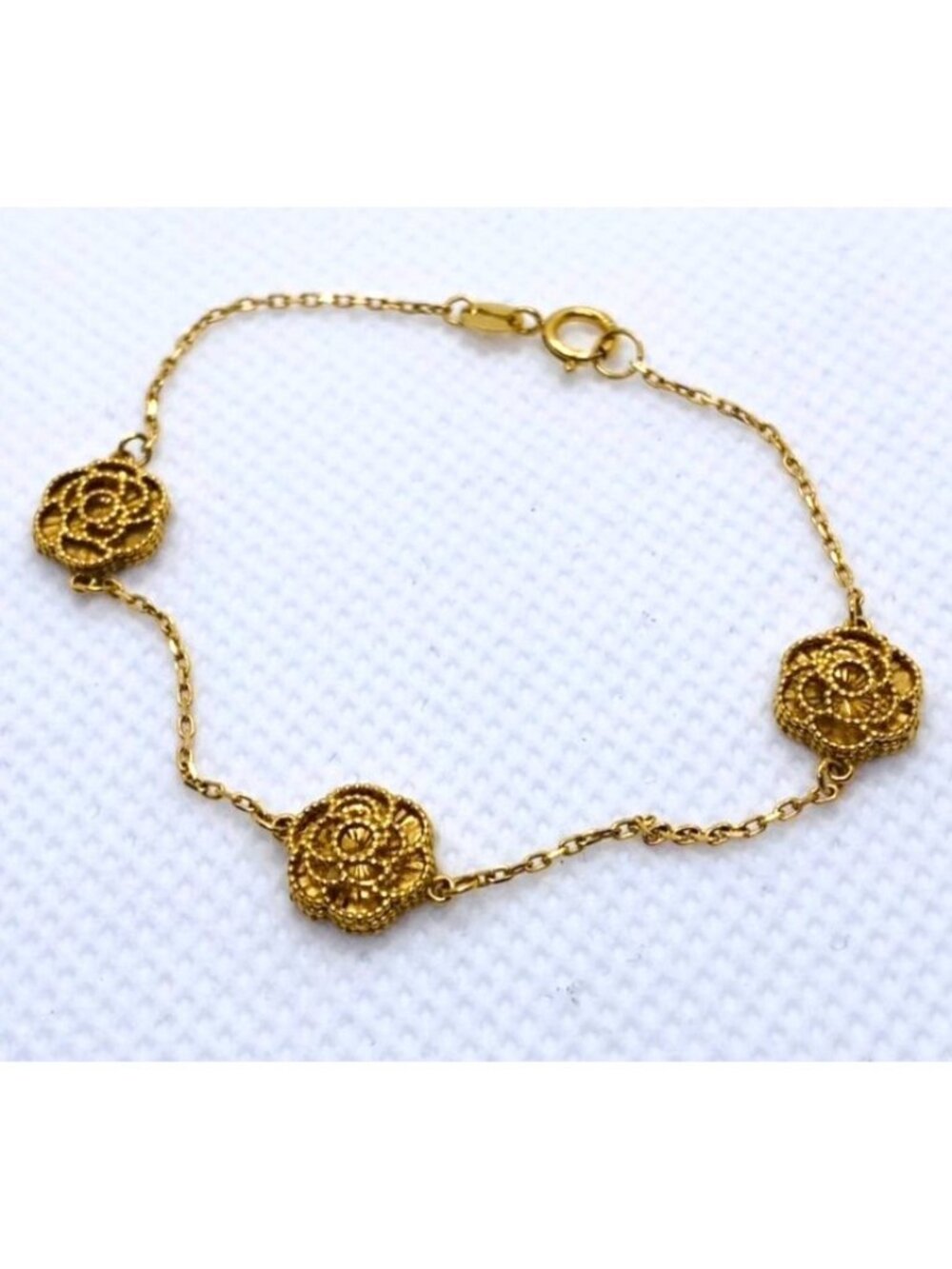22K 916 Ladies Bracelet 6" Flower Station Design 7.7mm Wide